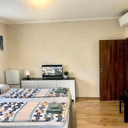 Fresh House Hotel Praha Bagian luar foto