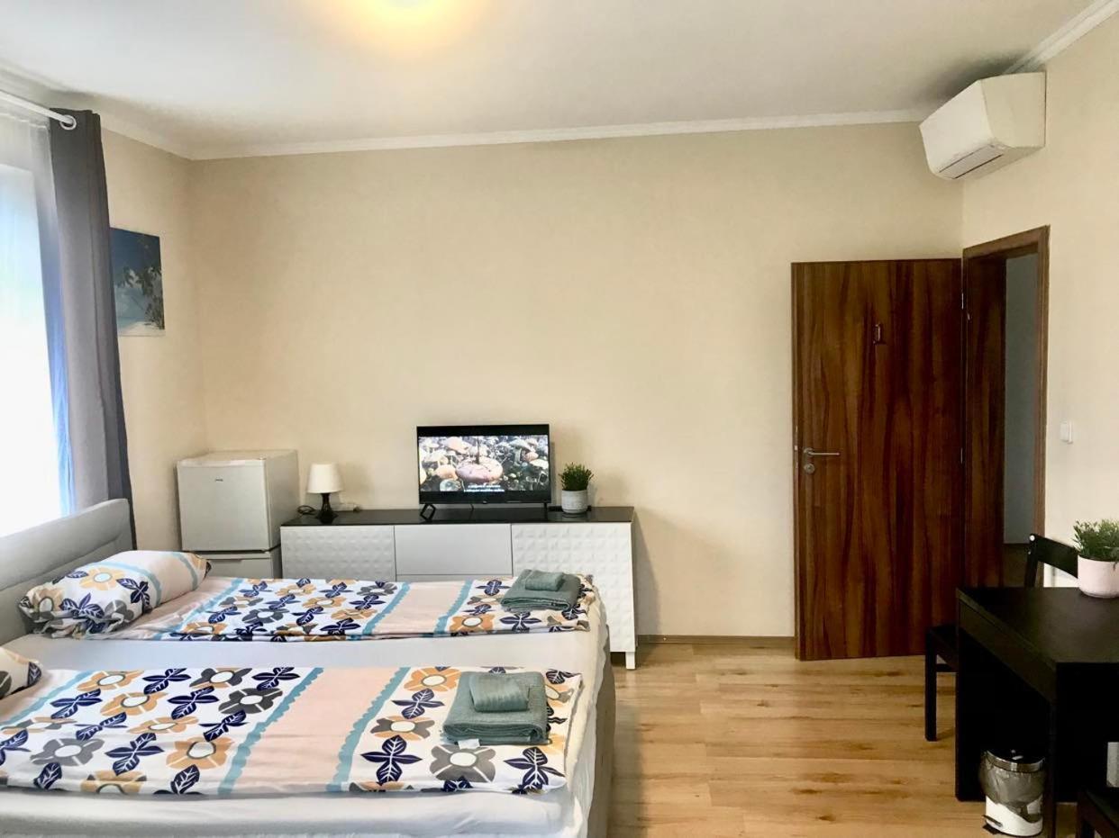 Fresh House Hotel Praha Bagian luar foto