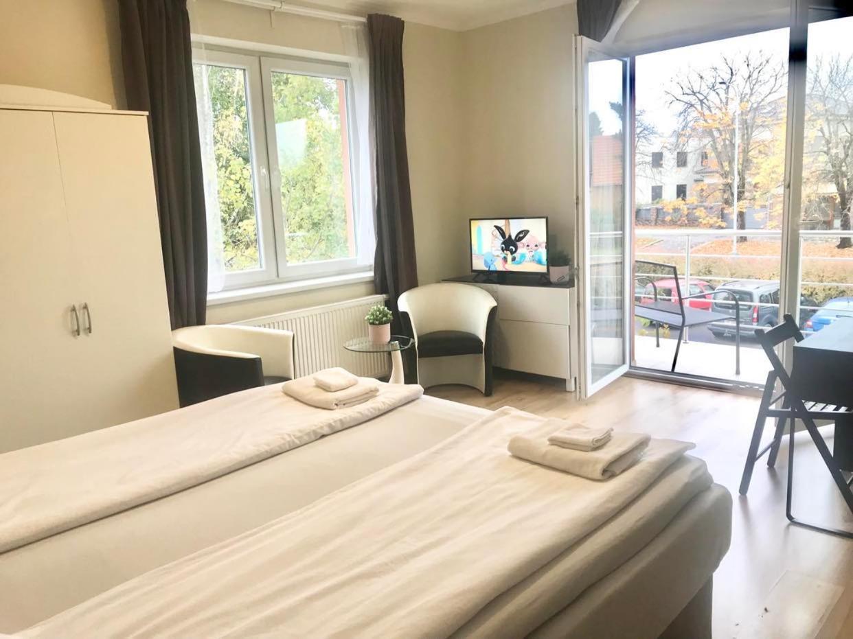 Fresh House Hotel Praha Bagian luar foto